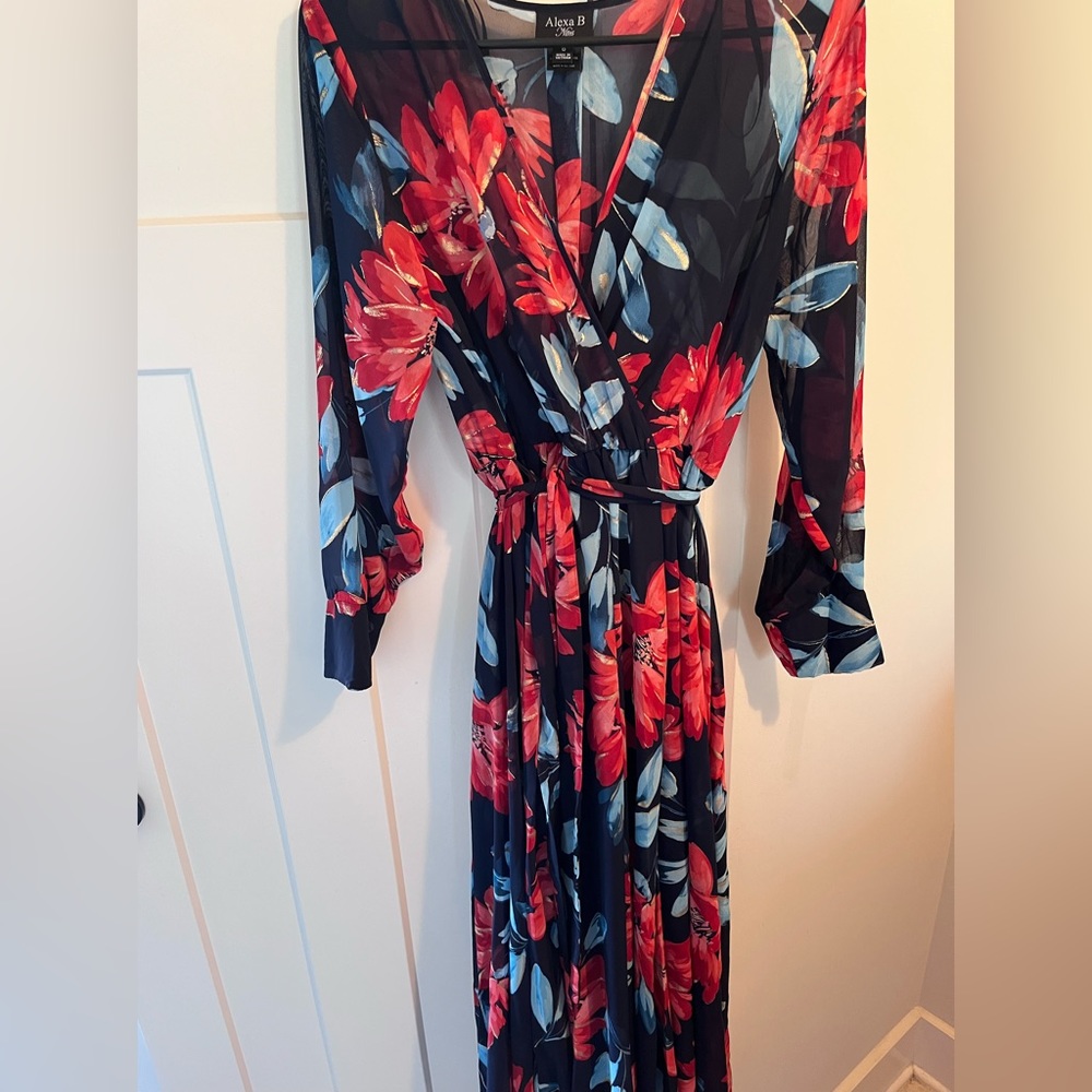 Beautiful maxi ankle length dress. Size 6